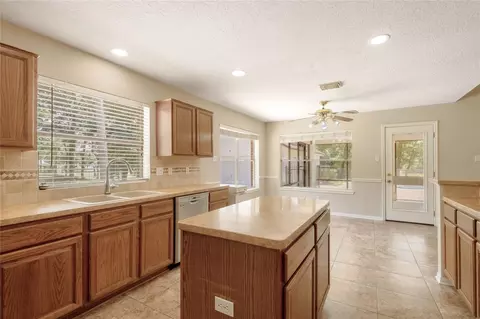 Kitchen - 324 Red Oak Ln, Trinity, TX 75862 photo 5 of 5