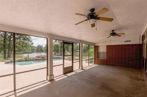 Exterior - 324 Red Oak Ln, Trinity, TX 75862 photo 5 of 10