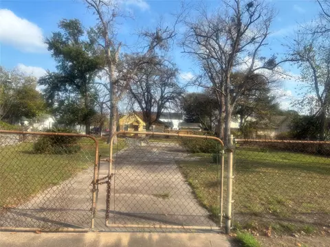1212 Lockwood Dr, Houston, TX 77020