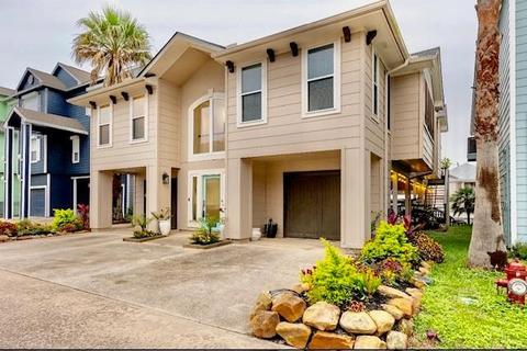 120 Starboard Dr, San Leon, TX 77539