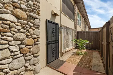 7047 Bissonnet St #68, Houston, TX 77074
