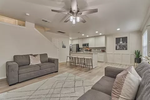 111 N Villa Oaks Dr, The Woodlands, TX 77382