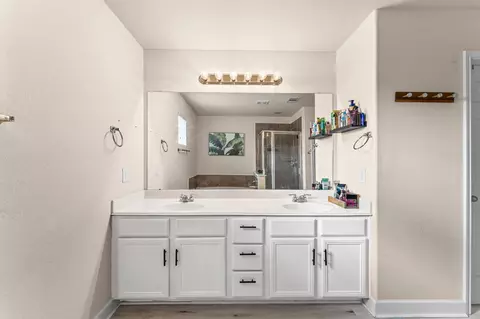 Bath - 2703 Elm Crossing Trl, Spring, TX 77386 photo 3 of 4