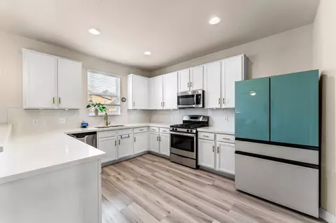 Kitchen - 2703 Elm Crossing Trl, Spring, TX 77386 photo 2 of 3
