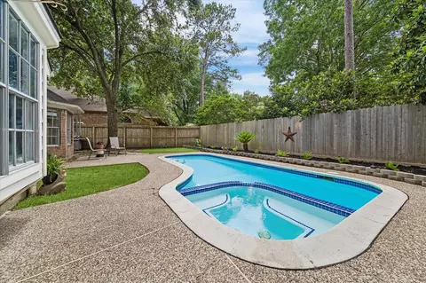5427 Fern Park Dr, Kingwood, TX 77339