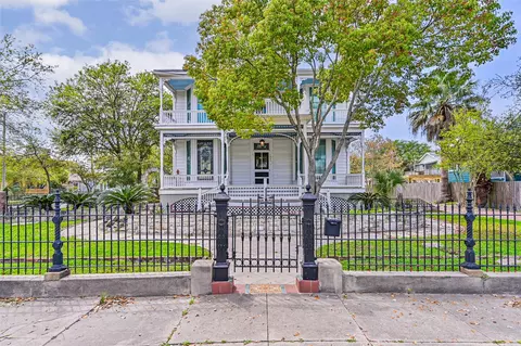 1021 35th Street St, Galveston, TX 77550