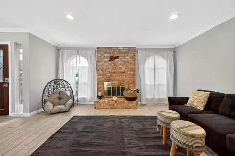 10622 Bexley Dr, Houston, TX 77099