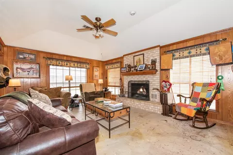 Living - 13259 Kidd Rd, Conroe, TX 77302 photo 1 of 2