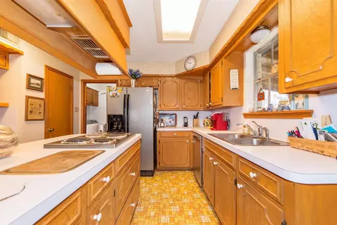 Kitchen - 13259 Kidd Rd, Conroe, TX 77302 photo 2 of 2