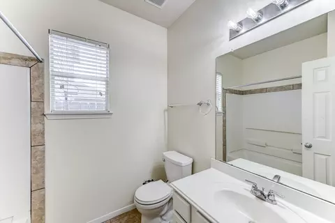 Bath - 4039 Mossy Spring Ln, Spring, TX 77388 photo 3 of 5