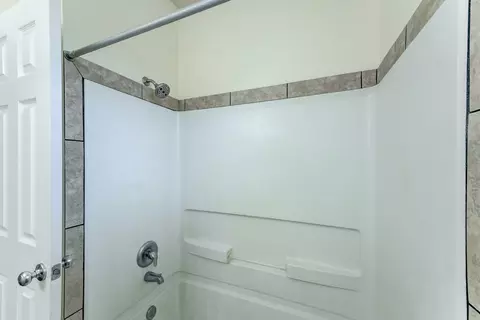 Bath - 4039 Mossy Spring Ln, Spring, TX 77388 photo 5 of 5