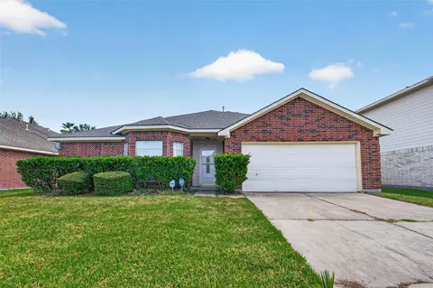 2111 Laurel Arbor Dr, Houston, TX 77014