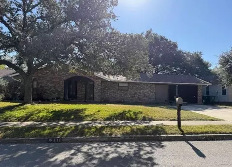 310 De Soto Dr, Universal City, TX 78148