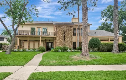 307 Crestwood Dr, El Lago, TX 77586