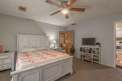 Bedroom - 151 Moon Lake Dr, Trinity, TX 75862 photo 3 of 6