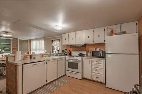 Kitchen - 151 Moon Lake Dr, Trinity, TX 75862 photo 2 of 2