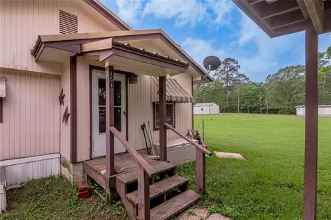 Exterior - 151 Moon Lake Dr, Trinity, TX 75862 photo 5 of 10