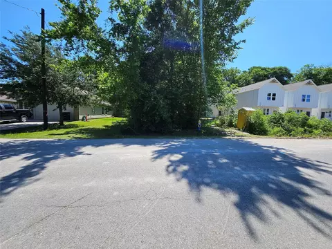 7902 Beckley St, Houston, TX 77088