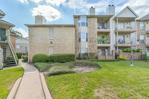 12550 Whittington Dr #303, Houston, TX 77077