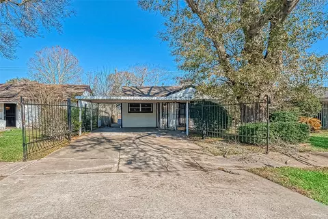 4905 Brinkley St, Houston, TX 77033