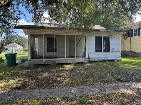 906 6th St, Orange, TX 77630 photo 1