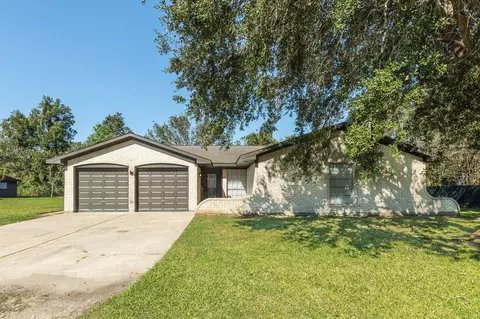 114 Singleton St, Jones Creek, TX 77541