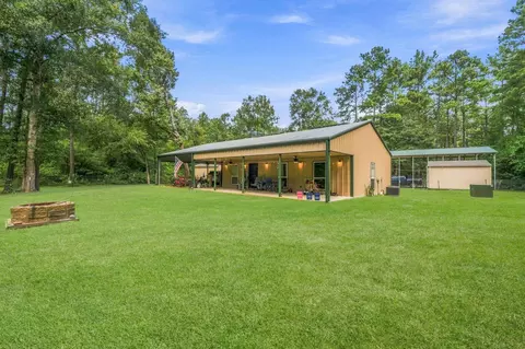 340 Tree Monkey Rd, Livingston, TX 77351