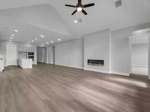 Living - 22626 Ruby Forest Rd, Tomball, TX 77377 photo 2 of 4