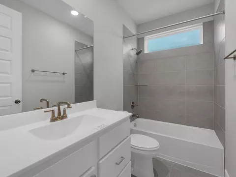 Bath - 22626 Ruby Forest Rd, Tomball, TX 77377 photo 3 of 4
