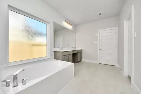 Bath - 3107 Native Spring Dr, Spring, TX 77373 photo 5 of 6