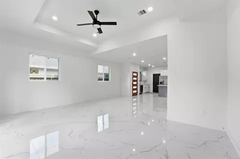 982 S Ellington St, Houston, TX 77088