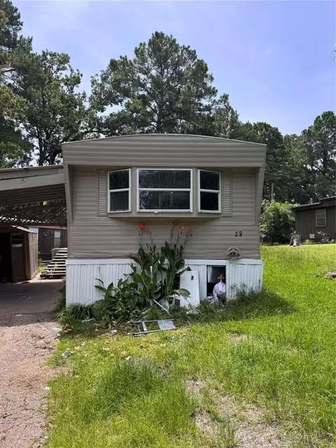 28 E Whippoorwill Ln, Trinity, TX 75862