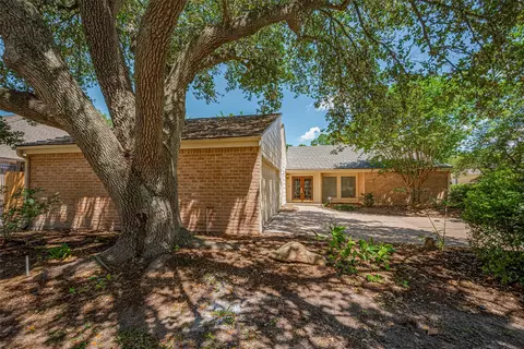 11622 Cherryknoll Dr, Houston, TX 77077