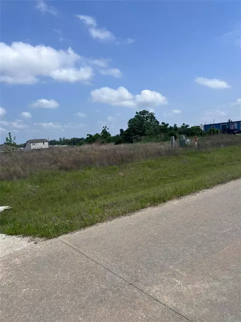2050 Road 5702, Cleveland, TX 77327