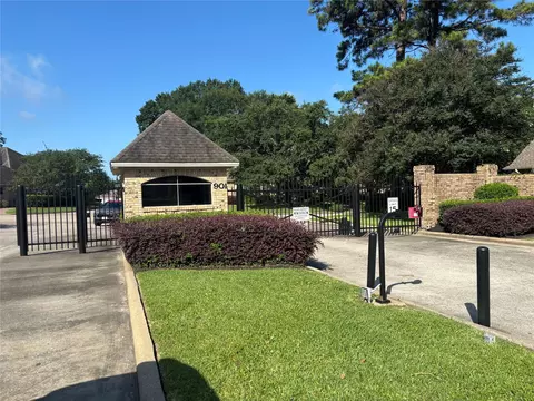 901 Longmire Rd, Conroe, TX 77304 photo 6