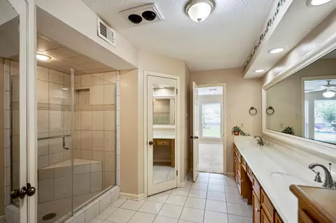 Bath - 16606 Brendon Ct, Spring, TX 77379 photo 4 of 4