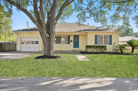 1811 Mulcahy St, Rosenberg, TX 77471