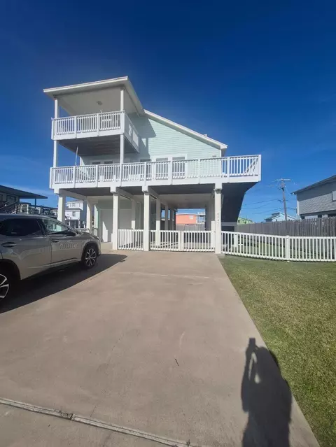 4207 Reeves Dr, Galveston, TX 77554