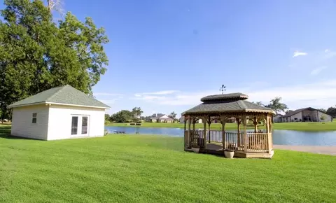 Exterior - 305 Brassie Dr, Hempstead, TX 77445 photo 4 of 7