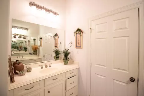Bath - 305 Brassie Dr, Hempstead, TX 77445 photo 3 of 7