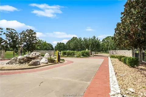 View/Area - 305 Brassie Dr, Hempstead, TX 77445 photo 4 of 5