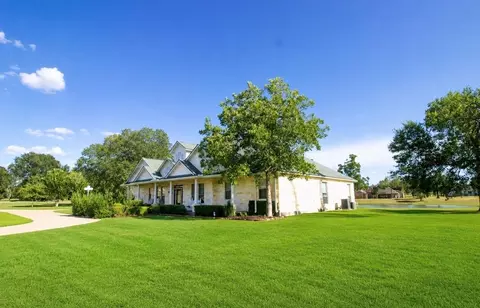 Exterior - 305 Brassie Dr, Hempstead, TX 77445 photo 2 of 7