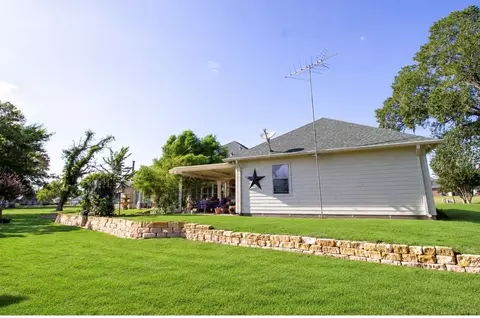 Exterior - 305 Brassie Dr, Hempstead, TX 77445 photo 5 of 7