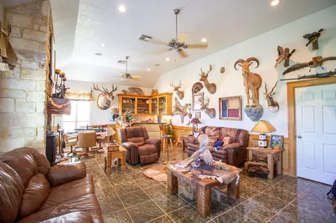 Living - 305 Brassie Dr, Hempstead, TX 77445 photo 3 of 5