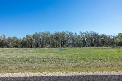 220 Little Branch Ln, Cameron, TX 76520