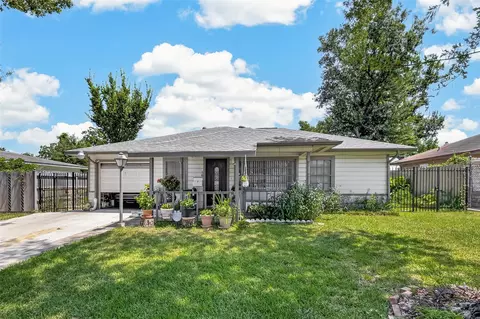 2926 Robertson St, Houston, TX 77009
