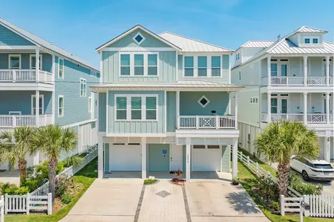 3827 Sea Breeze Ln, Galveston, TX 77554