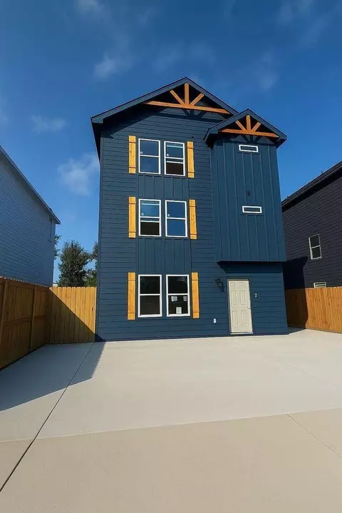8021 Birmingham St #A/B, Houston, TX 77028