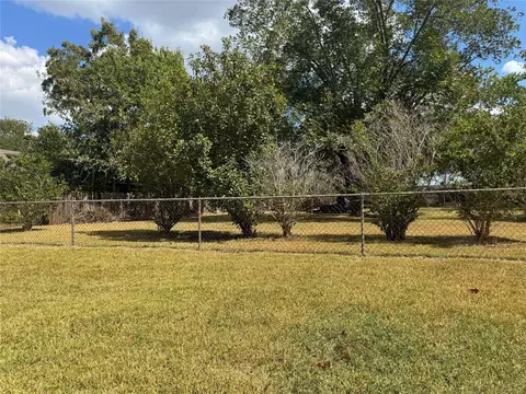 0 Lawnhaven Dr, Houston, TX 77045