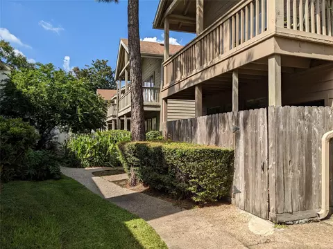 2100 Tanglewilde St #241, Houston, TX 77063
